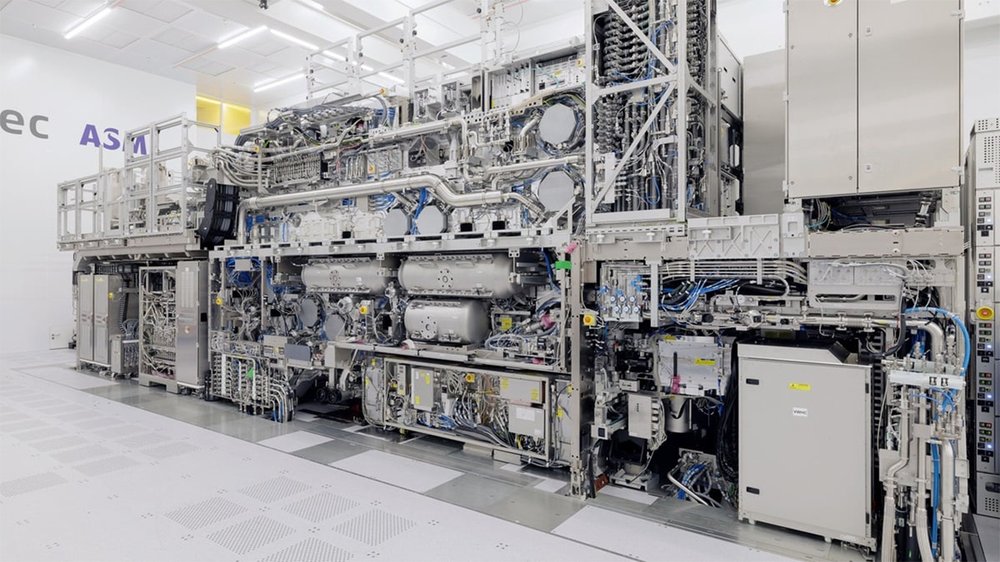 Samsung и TSMC отложили внедрение литографических сканеров ASML High-NA EUV до техпроцесса 1 нм