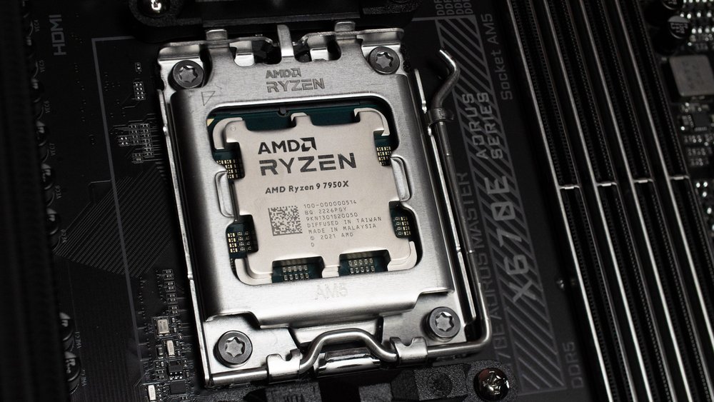 AMD готовит процессор Ryzen 5 7500 со встроенной графикой: характеристики Zen 4 и европейская цена