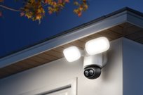 Пиксельные паттерны на одежде блокируют распознавание людям ИИ-камерами наблюдения